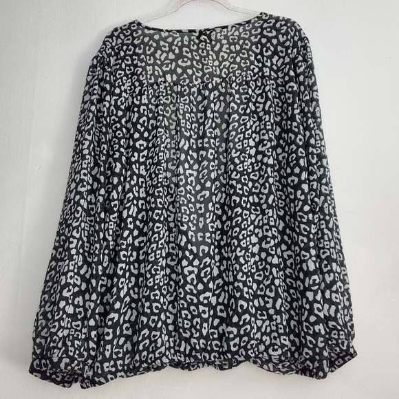 Torrid Black and White Animal Print Chiffon Surplice Blouse - Picture 2 of 6